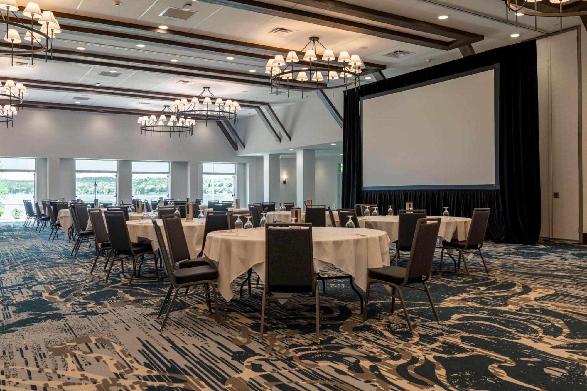 Hotel Canandaigua, Tapestry Collection By Hilton Exterior photo